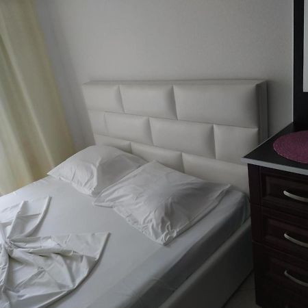 Aparthotel Vila Tufi Velipojë Exterior foto